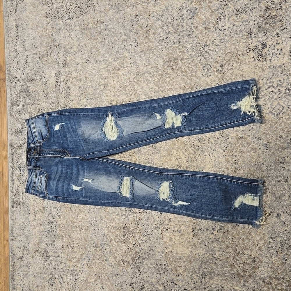 Size 25/1 distressed jeans
